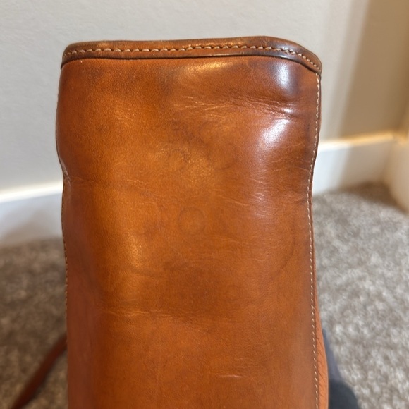 Vintage Dooney & Bourke AWL Shoulder Satchel Zipper British Tan Crossbody R21 - Picture 13 of 15